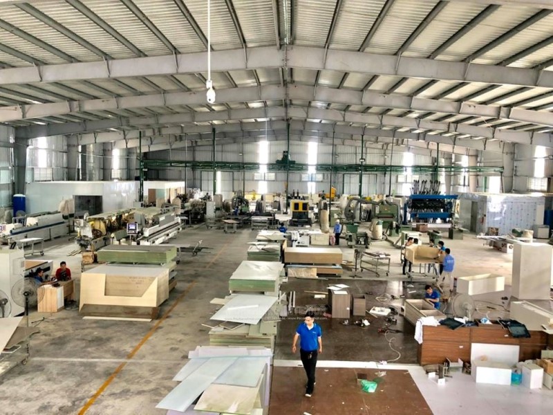 Xưởng sản xuất đồ gỗ công nghiệp cùng hệ thống máy móc hiện đại Xưởng sản xuất đồ gỗ công nghiệp cùng hệ thống máy móc hiện đại